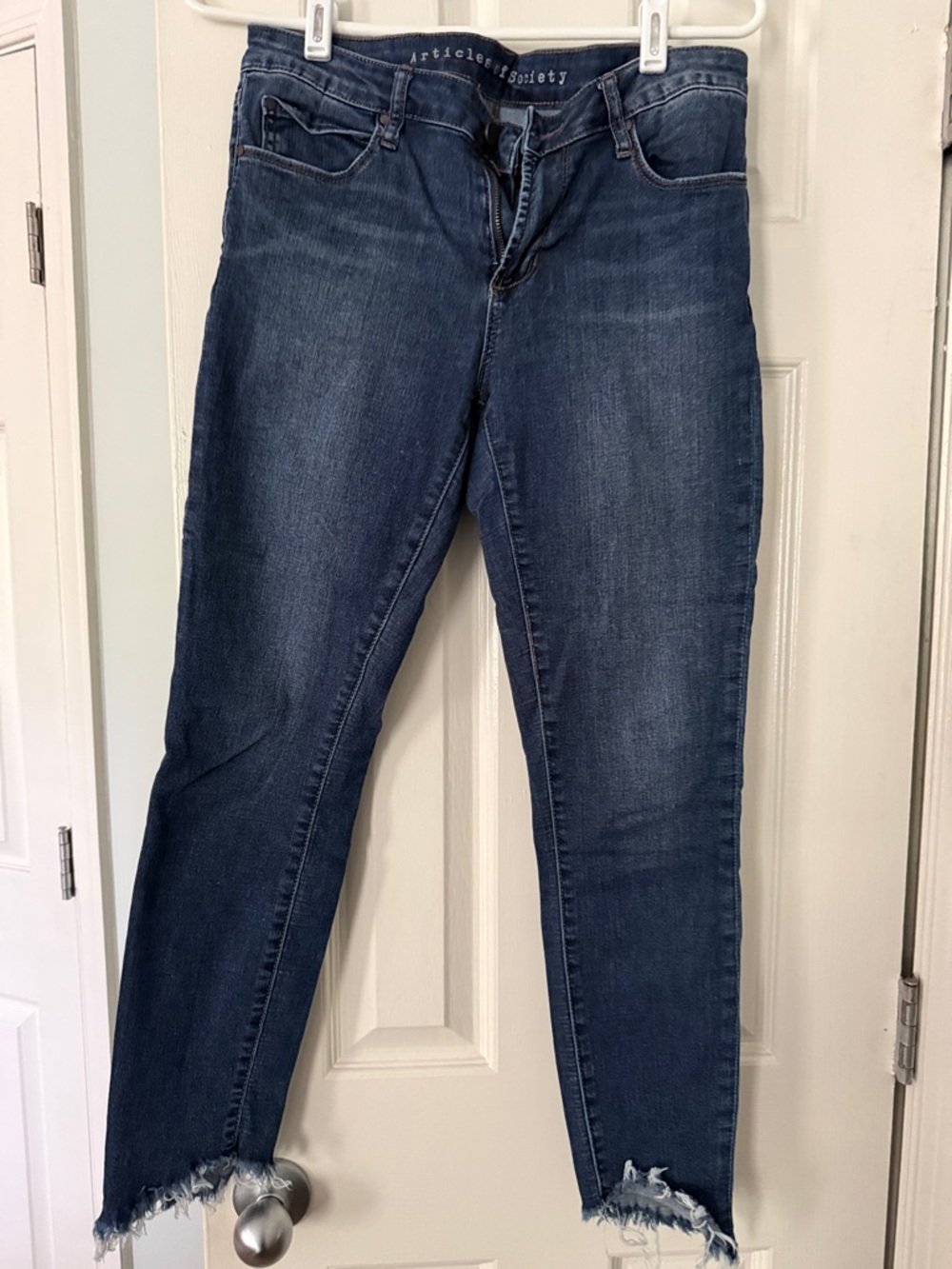 Articles Of Society Indigo Frayed-Hem Skinny Jeans